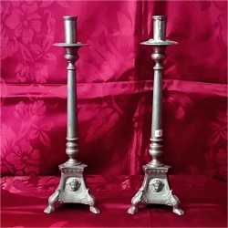 2 Candlesticks