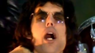 Queen - We Will Rock You (Official Video)